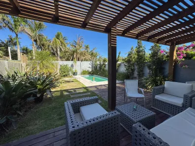 Casa de Condomínio com 3 Quartos à venda, 200m² no XANGRI-LÁ, Xangri-lá