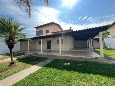 Sobrado com 4 Quartos à venda, 281m² no Anápolis City, Anápolis