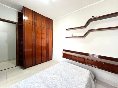 Casa com 4 Quartos para alugar, 230m² no Vigilato Pereira, Uberlândia