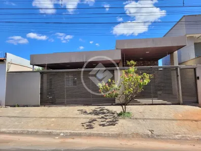 Casa com 4 Quartos à venda, 178m² no Jardim Califórnia, Goiânia