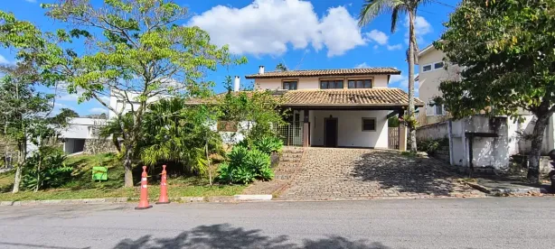 Casa de Condomínio com 3 Quartos à venda, 377m² no Jardim Caiapiá, Cotia