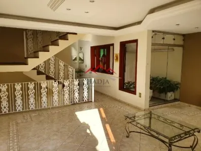 Sobrado com 3 Quartos à venda, 267m² no Vila Galvão, Jundiaí