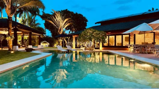 Casa de Condomínio com 6 Quartos à venda, 1800m² no Jardim Acapulco, Guarujá