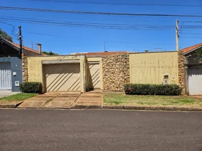 Casa com 3 Quartos à venda, 231m² no Vila Harmonia, Araraquara