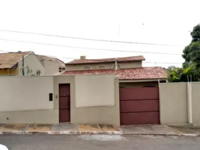 Casa com 3 Quartos à venda, 338m² no Areão, Cuiabá