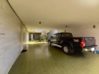 Sobrado com 4 Quartos para alugar, 542m² no Tabajaras, Uberlândia