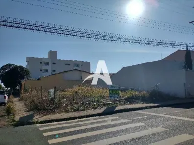 Lote/Terreno para alugar, 360m² no Santa Mônica, Uberlândia