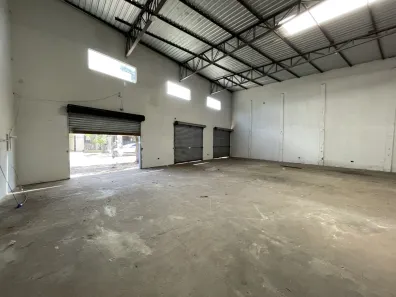 Galpão/Depósito/Armazém para alugar, 208m² no Parque Tarumã, Maringá