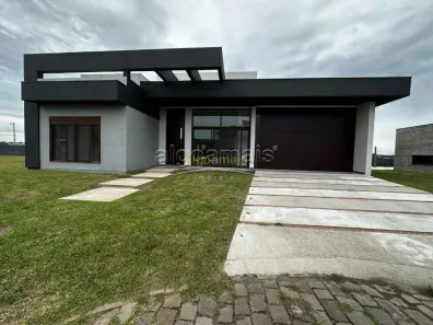 Casa de Condomínio com 4 Quartos à venda, 350m² no XANGRI-LÁ, Osório