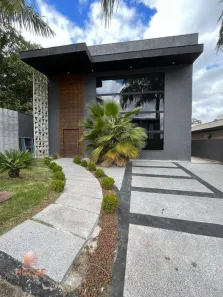 Casa de Condomínio com 3 Quartos à venda, 300m² no Arujázinho I, II e III, Arujá