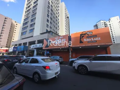 Ponto Comercial para alugar, 594m² no Centro, Uberlândia