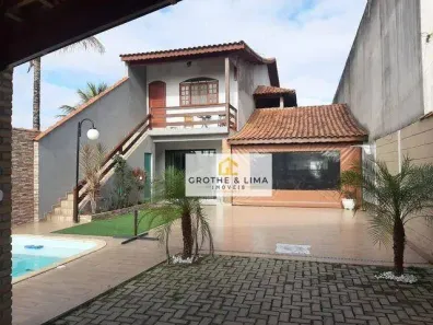 Casa com 6 Quartos à venda, 355m² no Piracangaguá, Taubaté