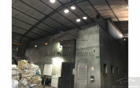 Galpão/Depósito/Armazém à venda, 798m² no Vila Carmosina, São Paulo