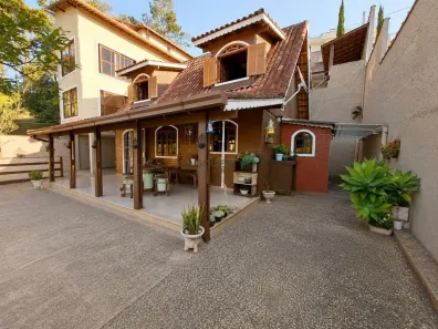 Casa de Condomínio com 2 Quartos à venda, 188m² no Tijuca, Teresópolis