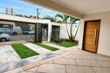 Casa de Condomínio com 3 Quartos para alugar, 200m² no Universitário, Londrina