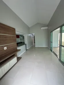 Casa com 4 Quartos para alugar, 200m² no Novo Aleixo, Manaus