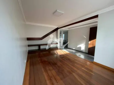 Sobrado com 6 Quartos para alugar, 420m² no Bom Jesus, Uberlândia