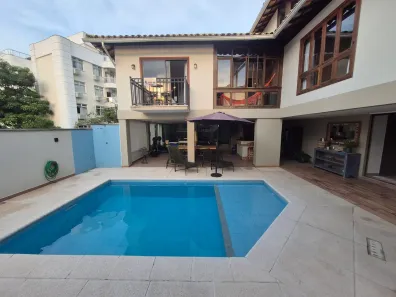 Casa de Condomínio com 5 Quartos à venda, 360m² no Piratininga, Niterói