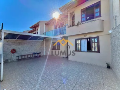 Sobrado com 3 Quartos à venda, 158m² no Xaxim, Curitiba