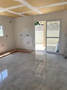 Casa de Condomínio com 3 Quartos para alugar, 107m² no Vila Omízollo, Louveira