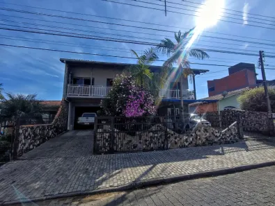 Casa com 3 Quartos à venda, 244m² no Dos Estados, Timbó