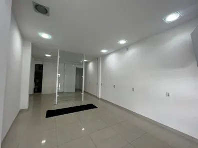 Ponto Comercial para alugar, 33m² no Vila Valqueire, Rio de Janeiro