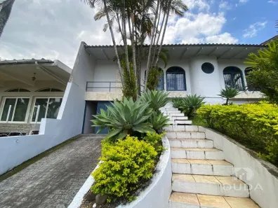Casa com 3 Quartos para alugar, 188m² no Centro, Criciúma