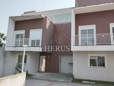 Casa de Condomínio com 3 Quartos para alugar, 168m² no Campo Comprido, Curitiba