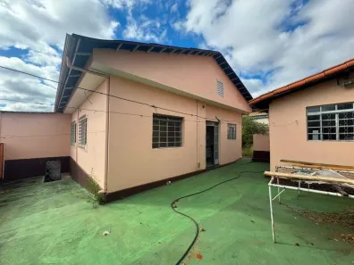 Casa com 3 Quartos à venda, 300m² no Santa Helena (Barreiro), Belo Horizonte