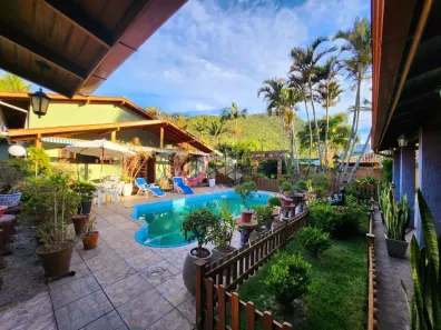 Casa com 4 Quartos à venda, 250m² no Armação do Pântano do Sul, Florianópolis