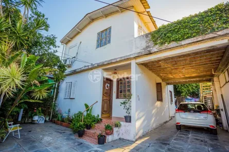 Sobrado com 9 Quartos à venda, 300m² no Jardim Carvalho, Porto Alegre