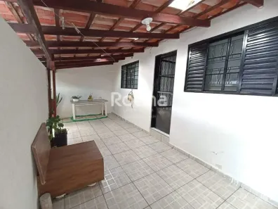 Casa com 2 Quartos à venda, 241m² no Tibery, Uberlândia