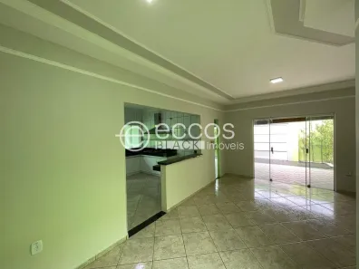 Casa com 3 Quartos à venda, 139m² no Jardim Patrícia, Uberlândia