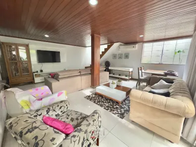 Sobrado com 4 Quartos à venda, 284m² no IBES, Vila Velha