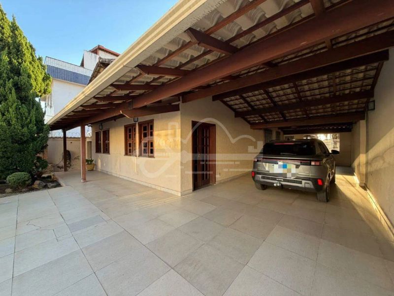 Casa com 4 quartos — Castelo, Belo Horizonte
