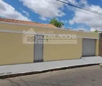 Casa com 2 Quartos para alugar, 117m² no Centro, Teresina