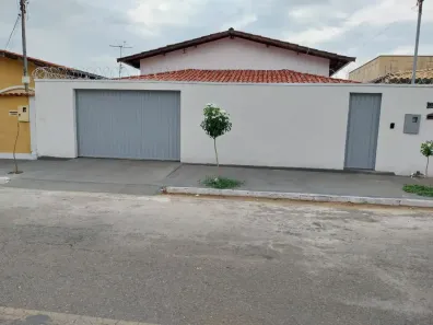 Casa com 4 Quartos à venda, 215m² no Bandeirante, Caldas Novas