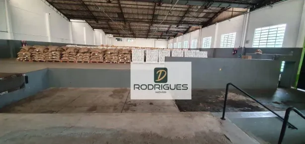 Galpão/Depósito/Armazém para venda ou aluguel, 2644m² no Campanário, Diadema