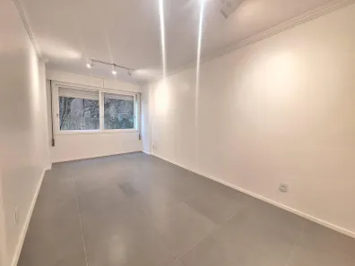 Apartamento com 2 Quartos à venda, 84m² no Vila Assunção, Porto Alegre