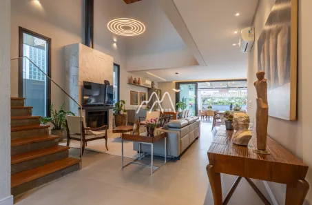 Casa com 4 Quartos à venda, 361m² no Jurerê, Florianópolis