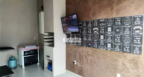 Casa com 2 Quartos para alugar, 150m² no Brasil, Uberlândia