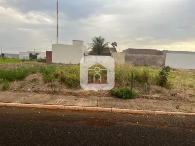 Lote/Terreno à venda, 300m² no Interlagos, Araguari