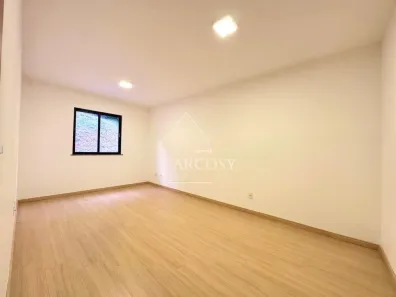 Apartamento com 3 Quartos à venda, 75m² no Samambaia, Petrópolis