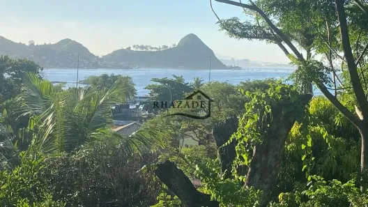 Casa com 5 Quartos à venda, 240m² no Charitas, Niterói