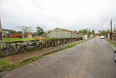 Lote/Terreno à venda, 772m² no Belmira Novaes, Peruíbe