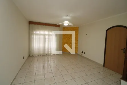 Casa com 3 Quartos à venda, 240m² no Sítio da Figueira, São Paulo