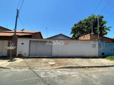 Casa com 2 Quartos à venda, 300m² no Setor Garavelo, Aparecida de Goiânia
