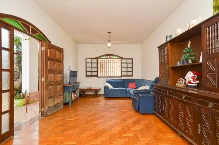 Casa com 6 Quartos à venda, 250m² no Santa Inês, Belo Horizonte