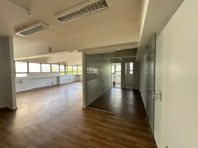 Sala Comercial para alugar, 300m² no Rio Branco, Porto Alegre