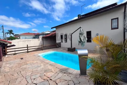 Casa com 3 Quartos para alugar, 200m² no Recanto Azul, Botucatu